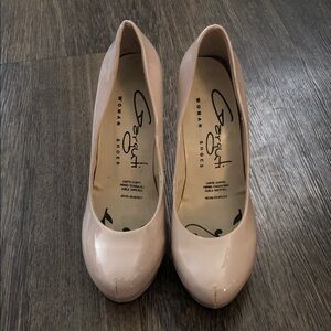 Women's Patent Round-Toe Heels in Blush